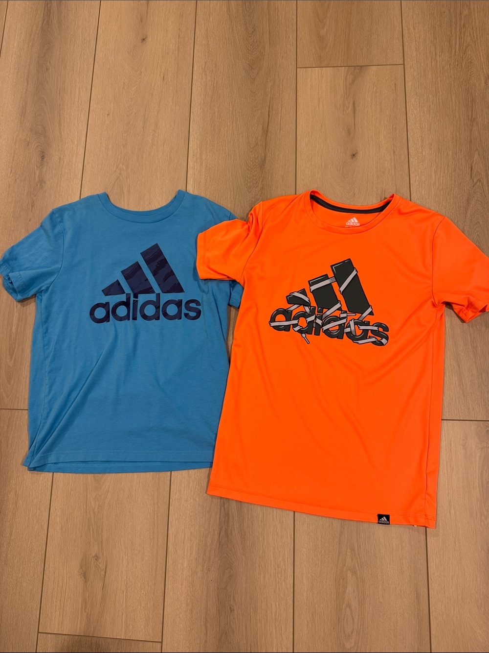 Boys Adidas M 10/12 tshirts